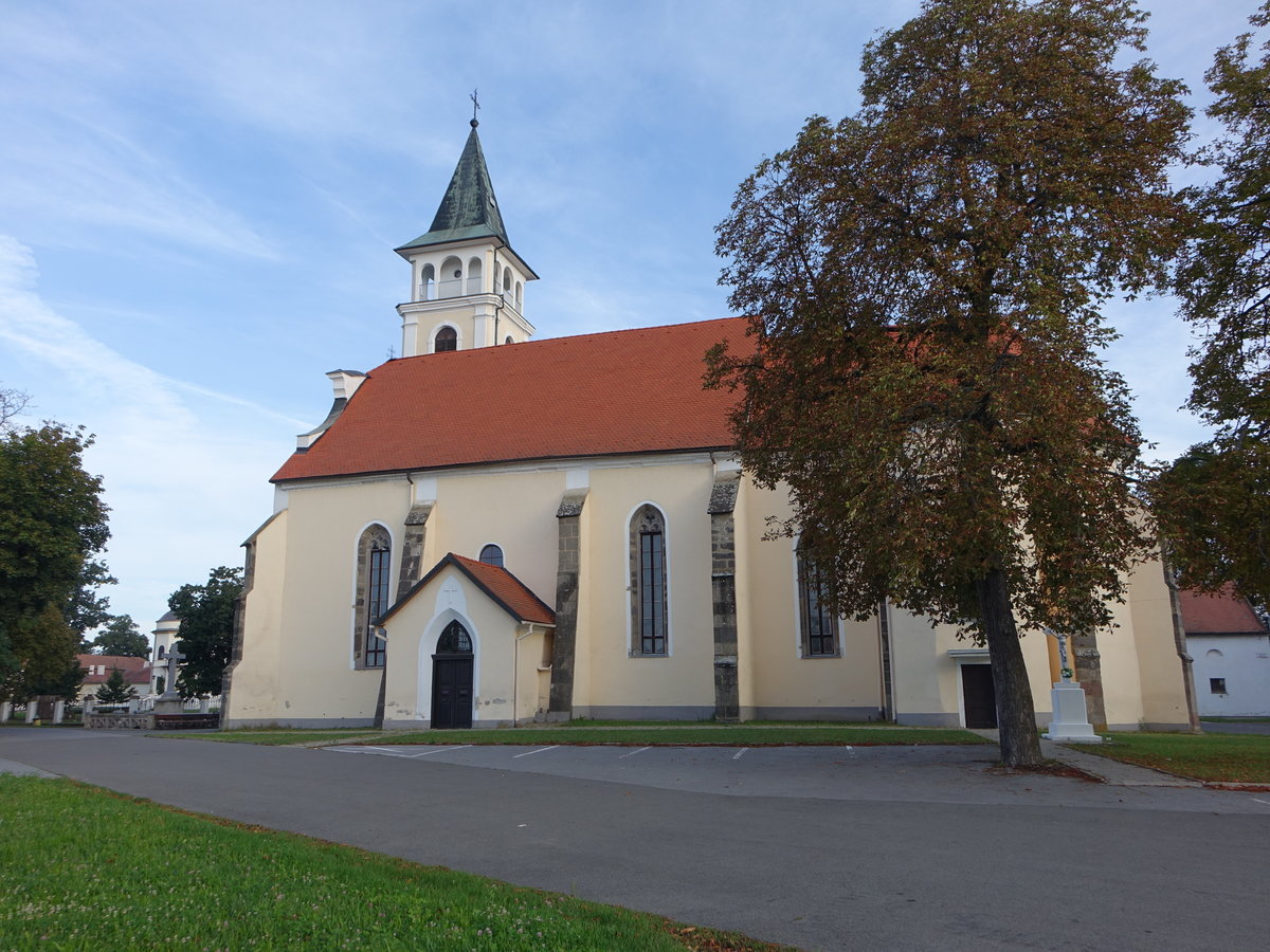 Michalovce / Gromichel, gotische Maria Himmelfahrt Kirche, erbaut im 14. Jahrhundert, barockisiert von 1749 bis 1760  (31.08.2020)