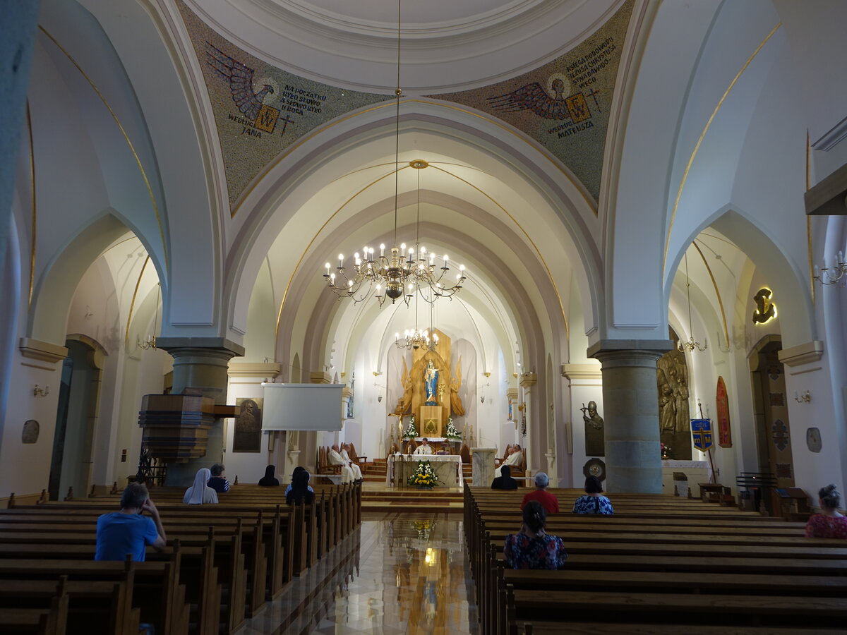 Miejsce Piastowe, neugotischer Innenraum der Klosterkirche im Bronisław-Markiewicz-Sanktuarium (17.06.2021)