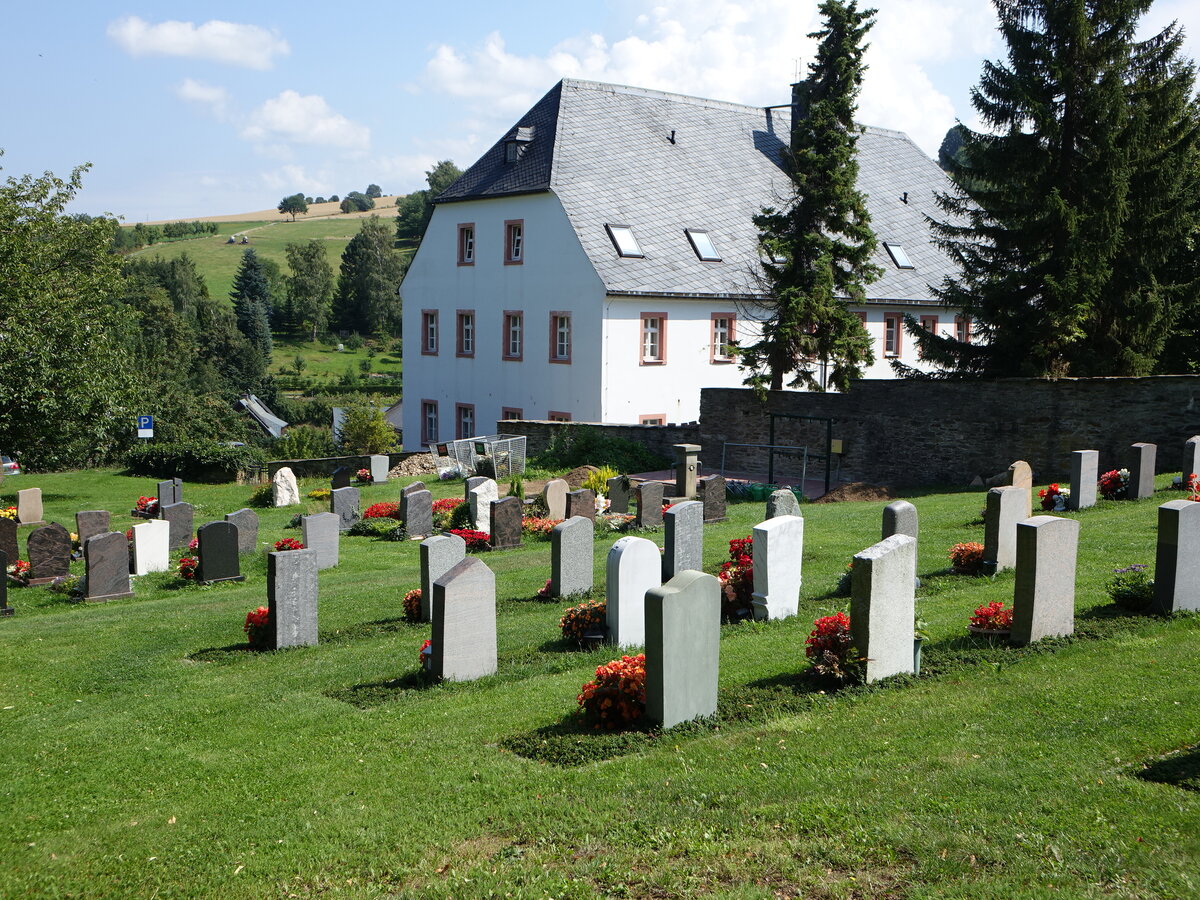 Mildenau, Pfarrhaus, stattlicher barocker Putzbau von 1777 (20.08.2023) 