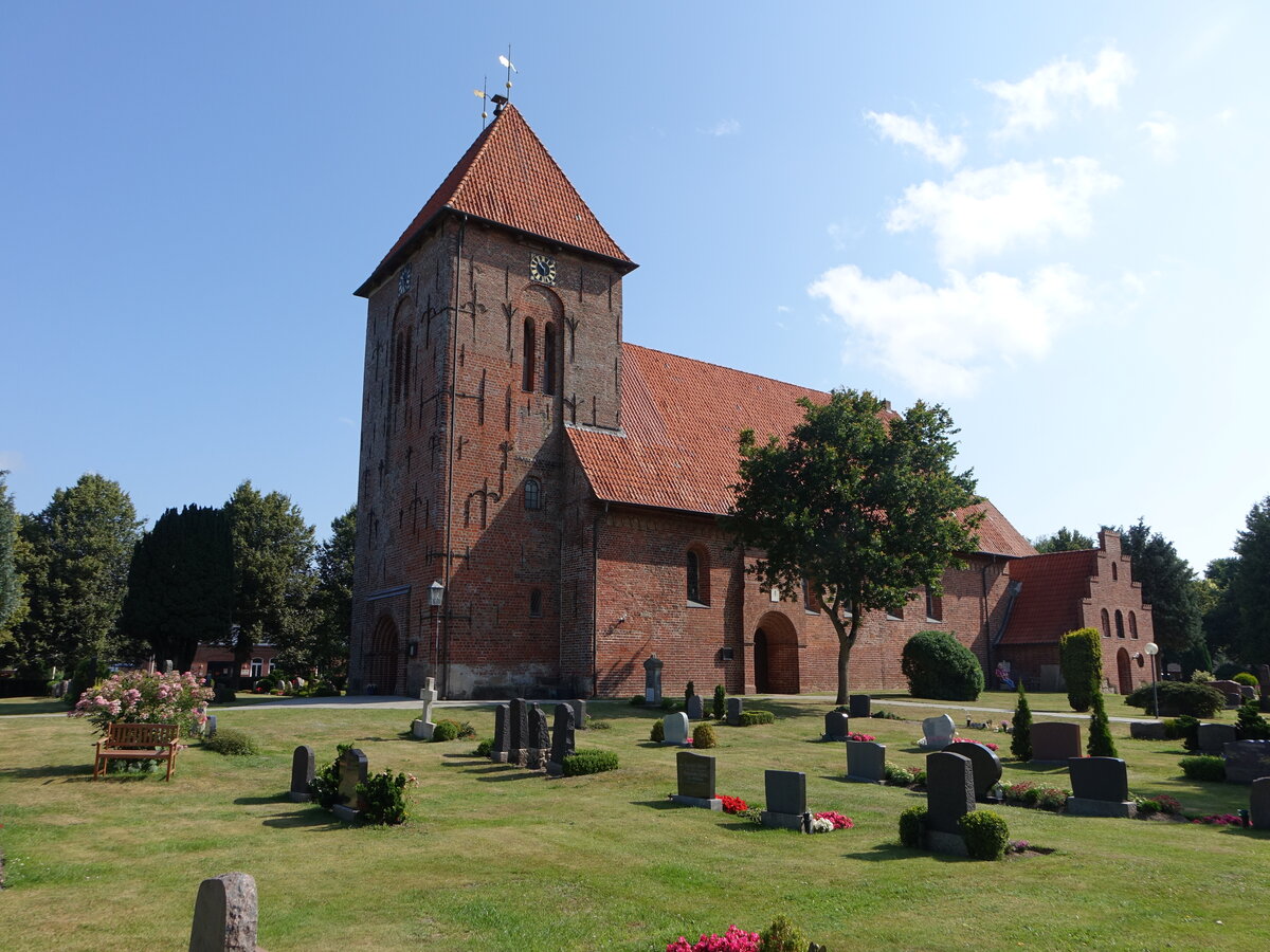 Mildstedt, evangelische St. Lamberti Kirche, erbaut um 1200 (24.07.2021)