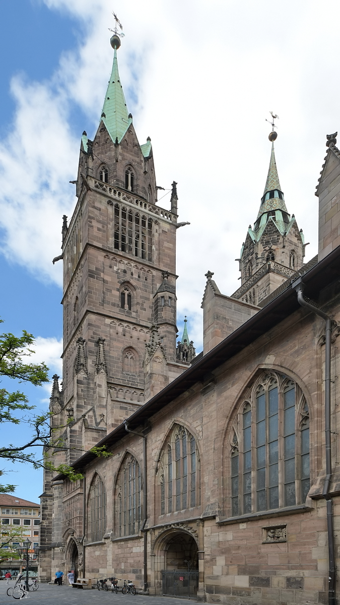 Mit dem Bau der gotischen St. Lorenz Kirche in Nrnberg wurde um 1250 begonnen. (Mai 2017) 