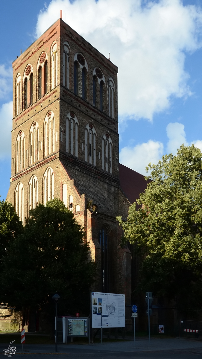 Mit dem Bau der Nikolaikirche in Anklam wurde um 1280 begonnen. Sie wurde bis zum Ende des 14. Jahrhunderts vollendet. 