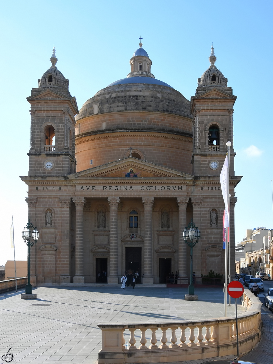 Mit dem Bau der Pfarrkirche Sta. Maria wurde 1912 begonnen. (Mġarr, Oktober 2017)