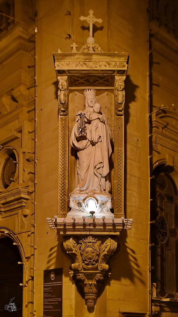 Mit Heiligenfiguren verzierte Huserecken gibt es reichlich auf Malta. (Valletta, Oktober 2017) 