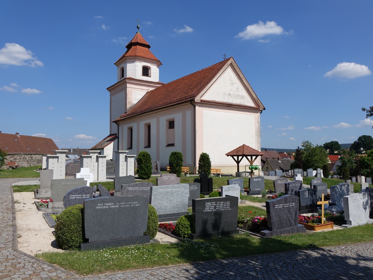 Mitteleschenbach, Friedhofskirche St. Walburga, Chorturmkirche, erbaut im 14. Jahrhundert (04.06.2015)