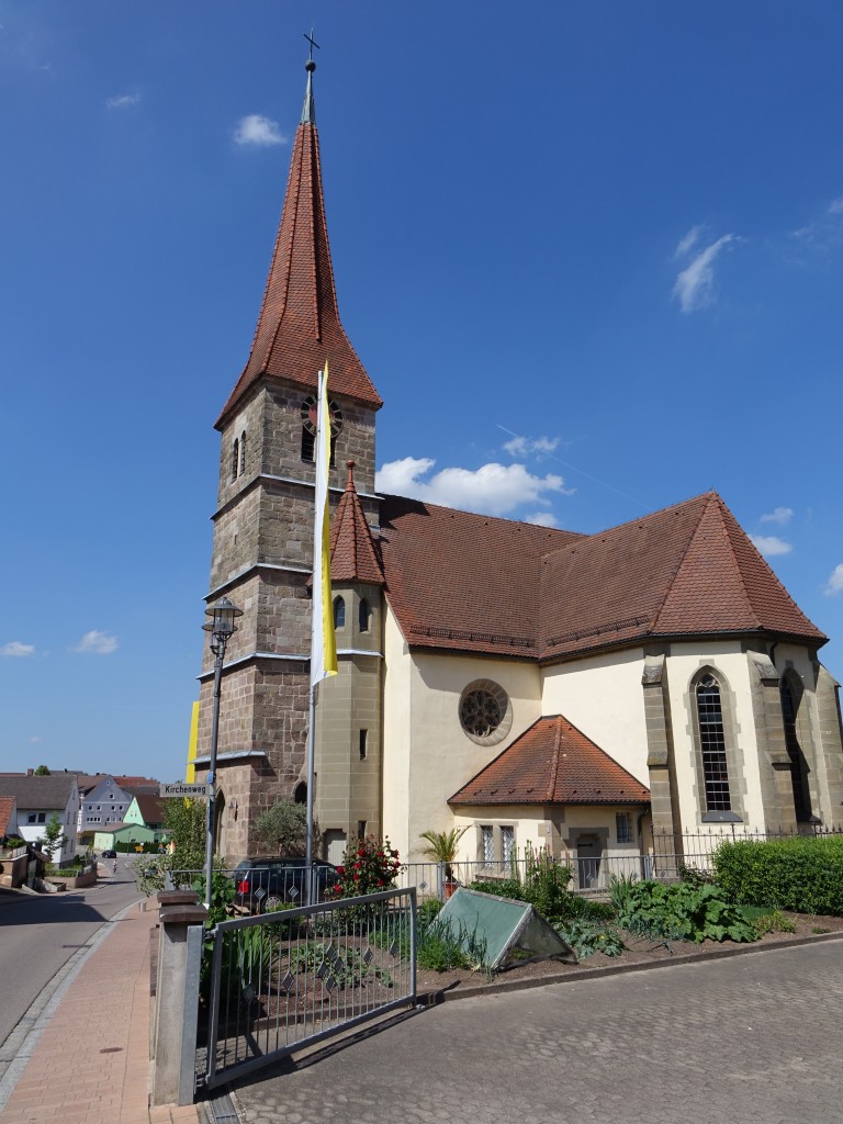 Mitteleschenbach, St. Nikolaus Kirche, Saalbau mit gotischem Querschiff, erbaut 1893 (04.06.2015)