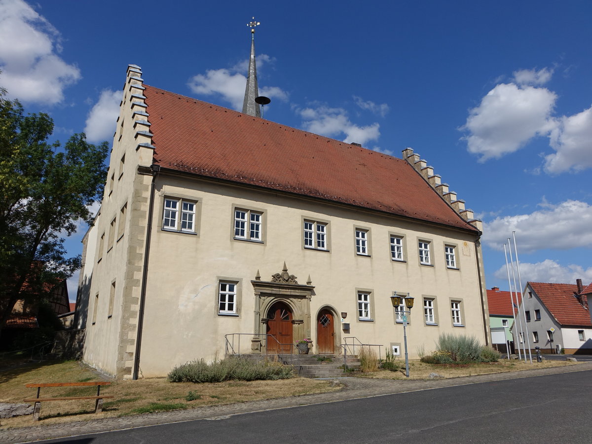 Mittelstreu, histroisches Schul- und Rathaus, erbaut 1609 (08.07.2018)