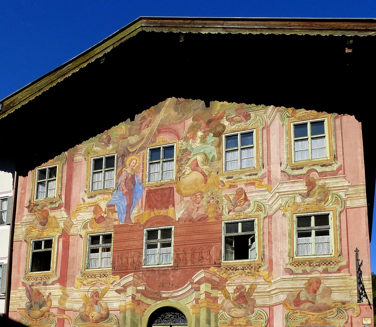 Mittenwald, Haus am Obermarkt mit Lftlmalerei, Aug.2014