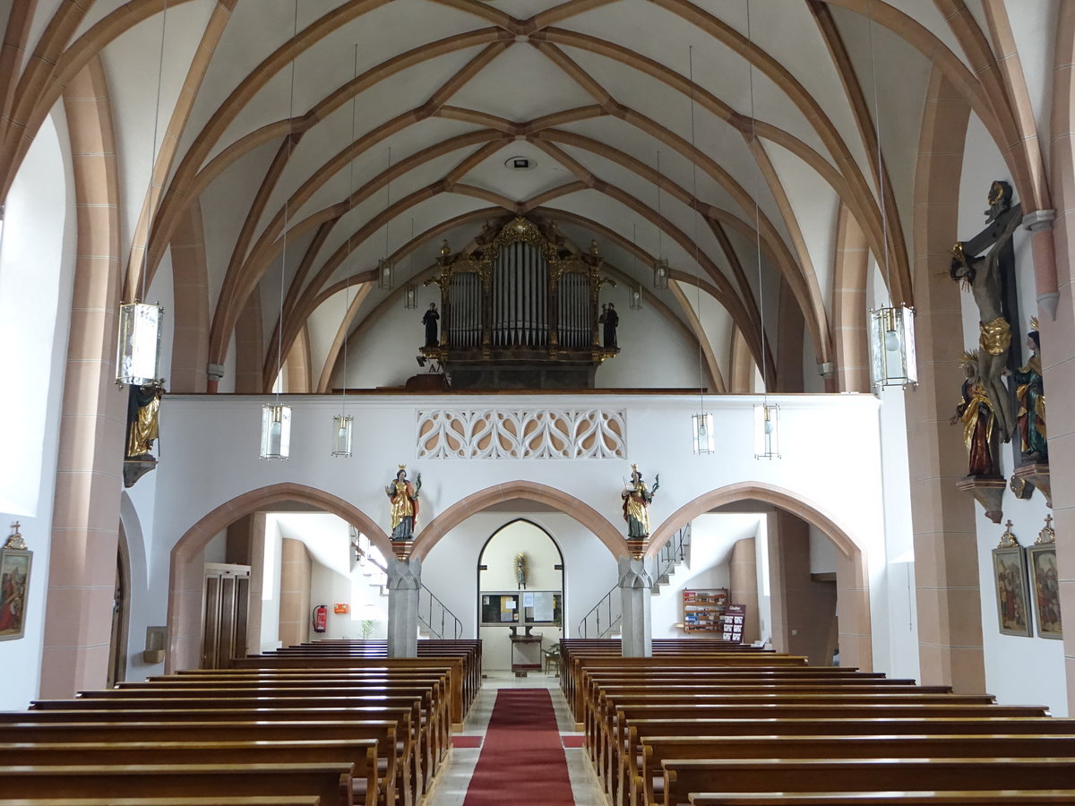Mitterskirchen, Orgekempore in der Pfarrkirche St. Johann Baptist (25.12.2016)
