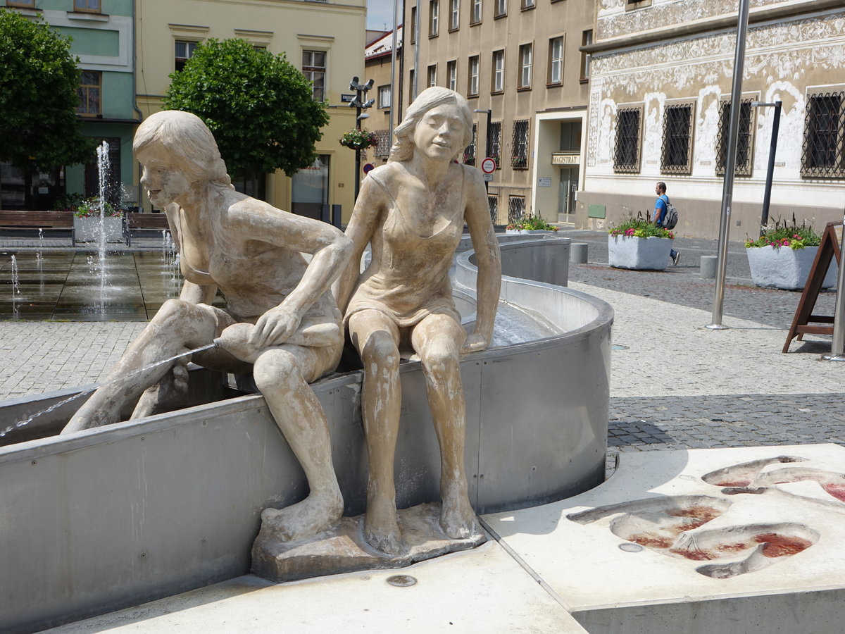 Mlada Boleslav / Jungbunzlau, Brunnen am Staromestske Namesti (28.06.2020)