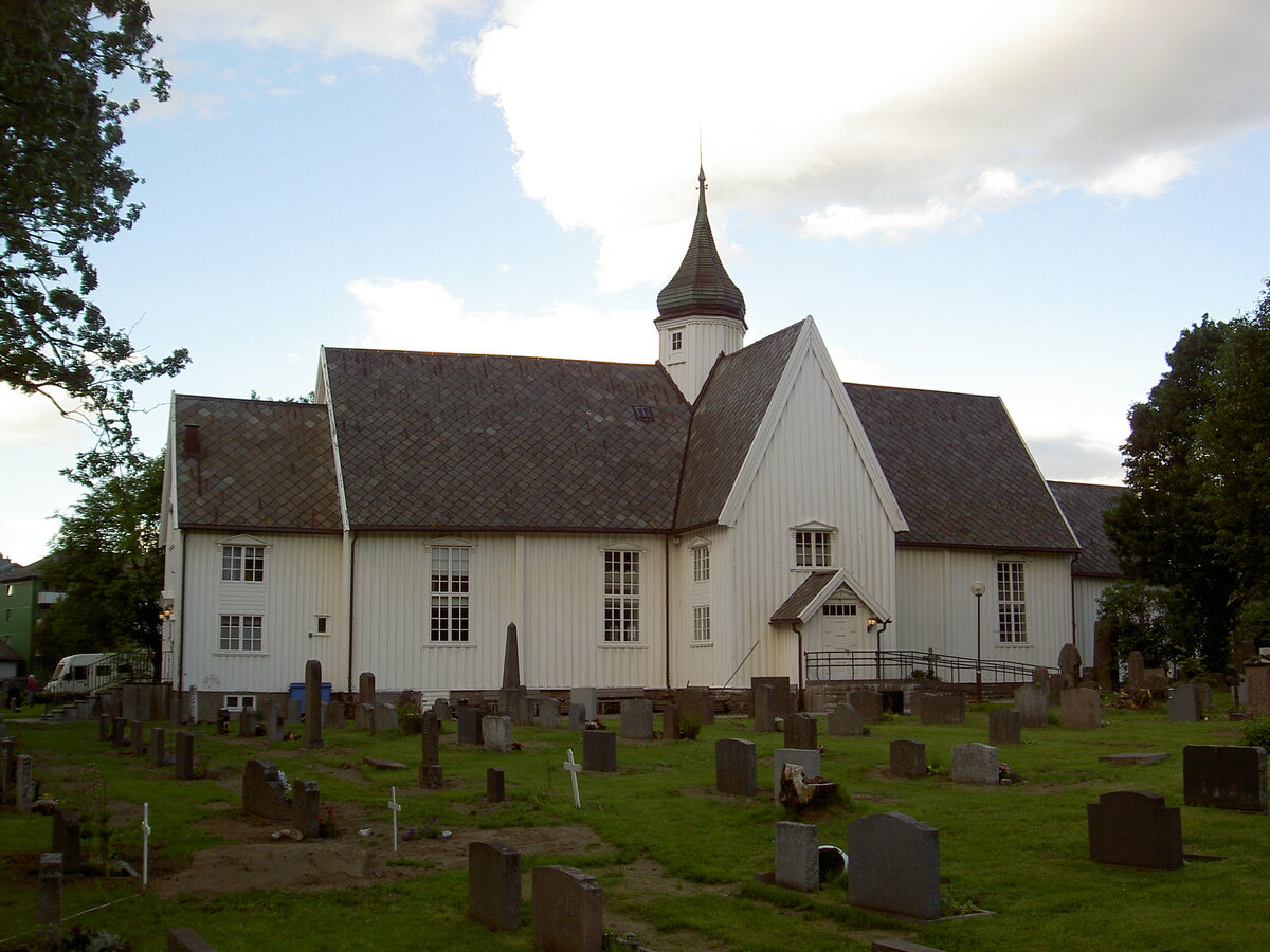 Mo i Rana, evangelische Kirche, erbaut im 19. Jahrhundert (28.06.2013)