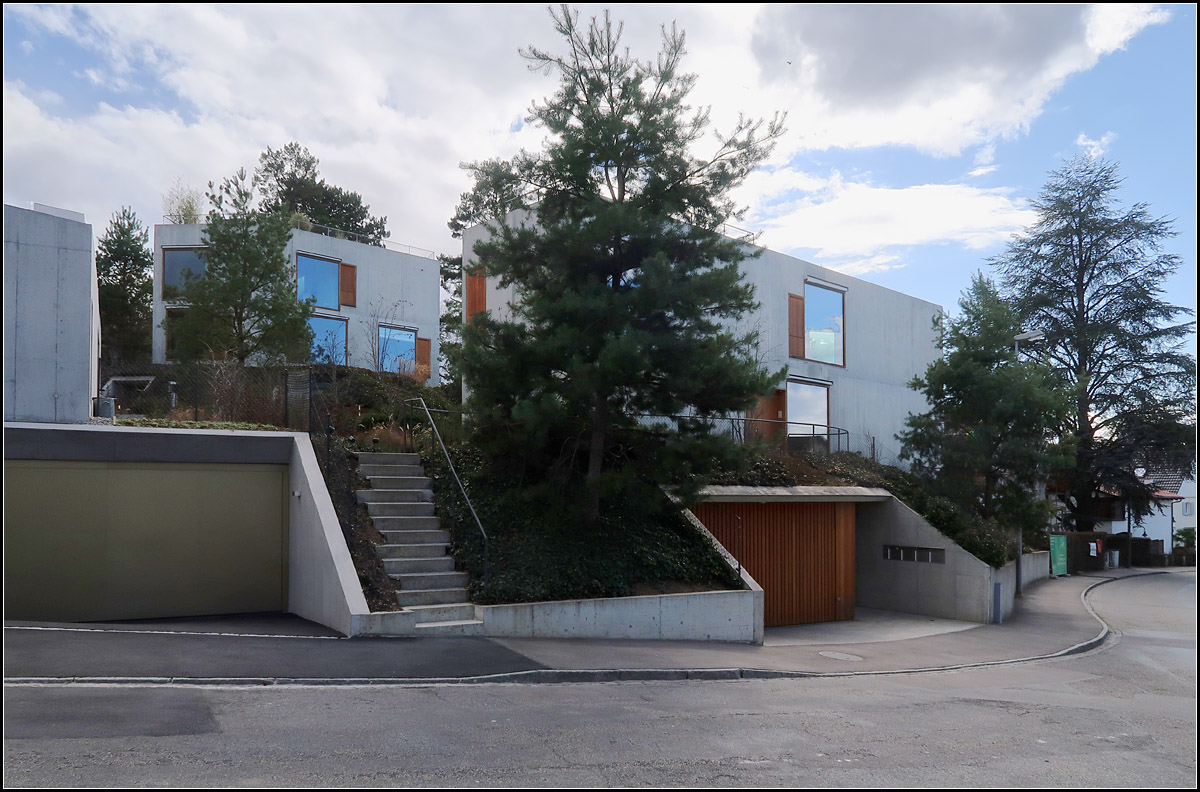 Moderne Architektur in der Umgebung von Basel -

Zwei Wohnhuser aus Sichtbeton in Riehen. Staehelin Meyer Architekten, 2014.

08.03.2019 (M)