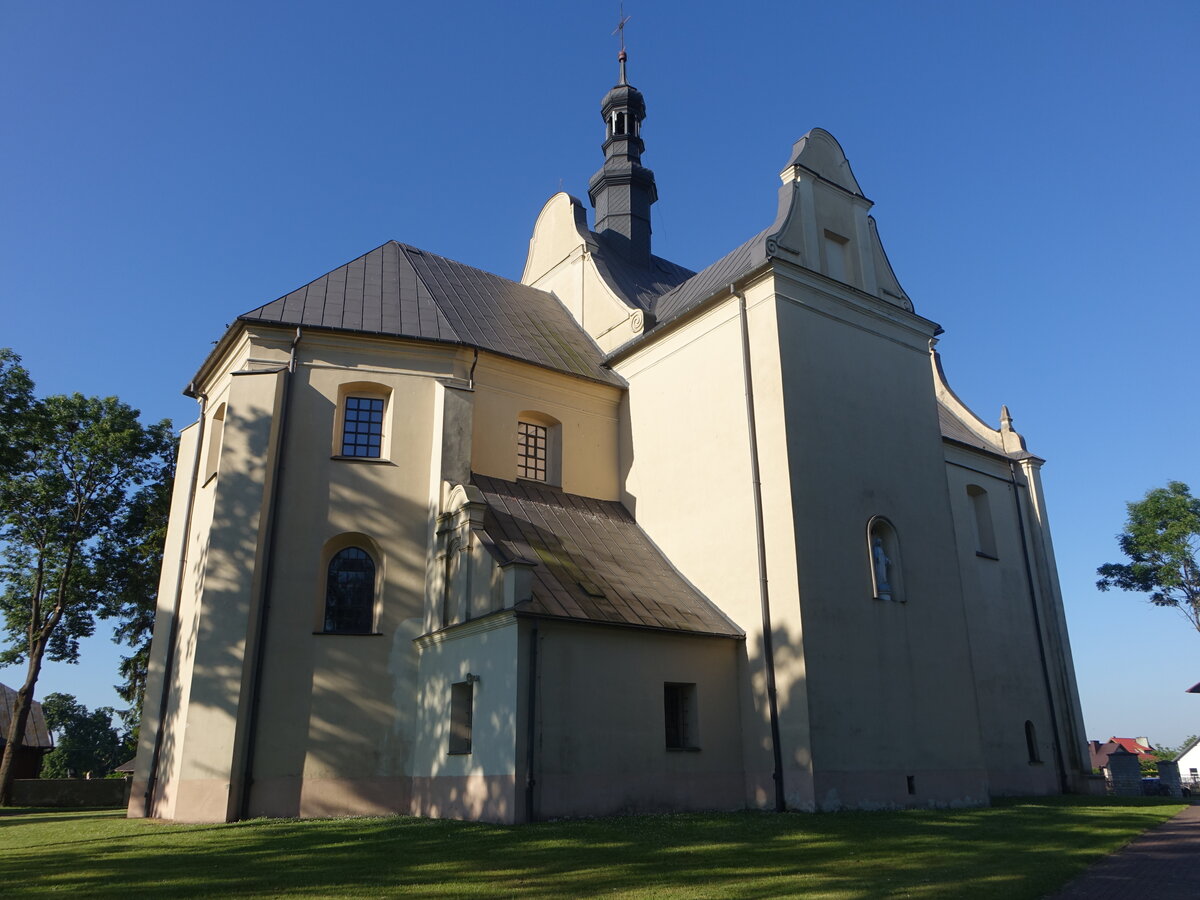 Modliborzyce, Pfarrkirche St. Stanislaw, erbaut von 1664 bis 1668 (18.06.2021)