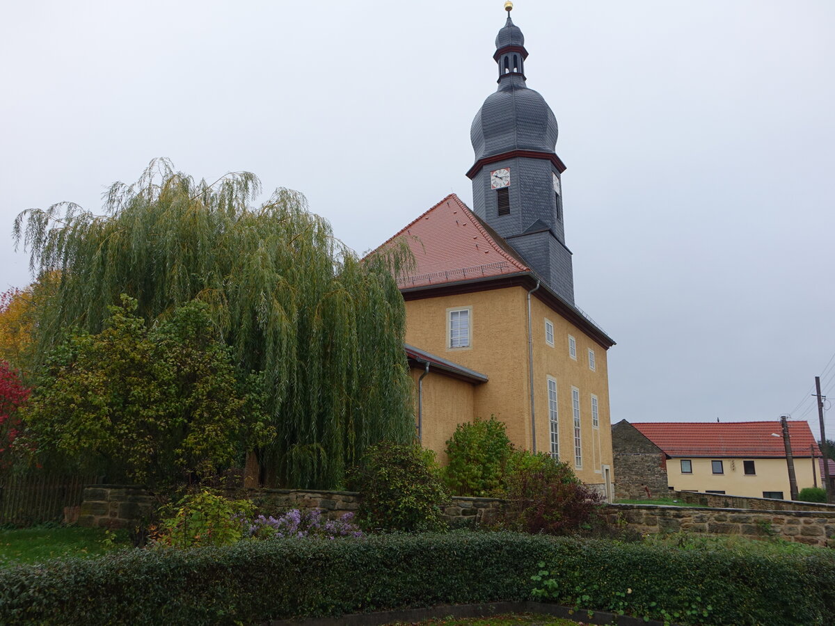 Mrsdorf, evangelische Kirche, erbaut 1685 (22.10.2022)