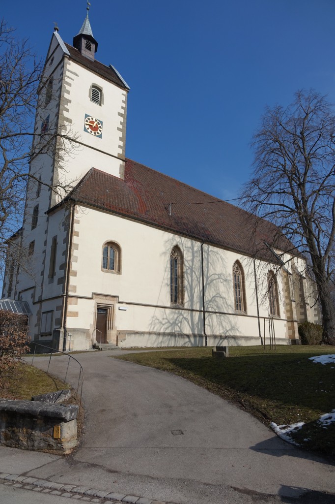 Mssingen, Ev. Peter und Paul Kirche, erbaut von 1517 bis 1527, unterer Teil des Kirchturms von 1367 (19.02.2015)