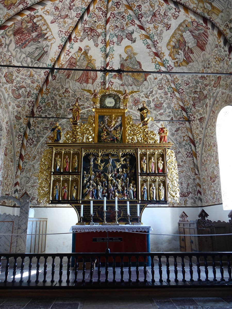 Mogeltonder, Altar von 1500 und Kalkmalereien im Chor von 1550 in der Ev. Kirche (27.07.2019)