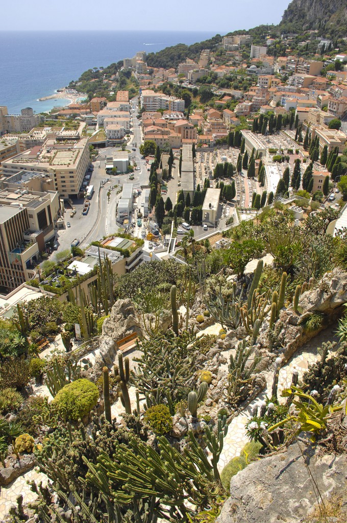 Monaco vom Jardin Exotique aus gesehen. Aufnahmedatum: 26. Juli 2015.