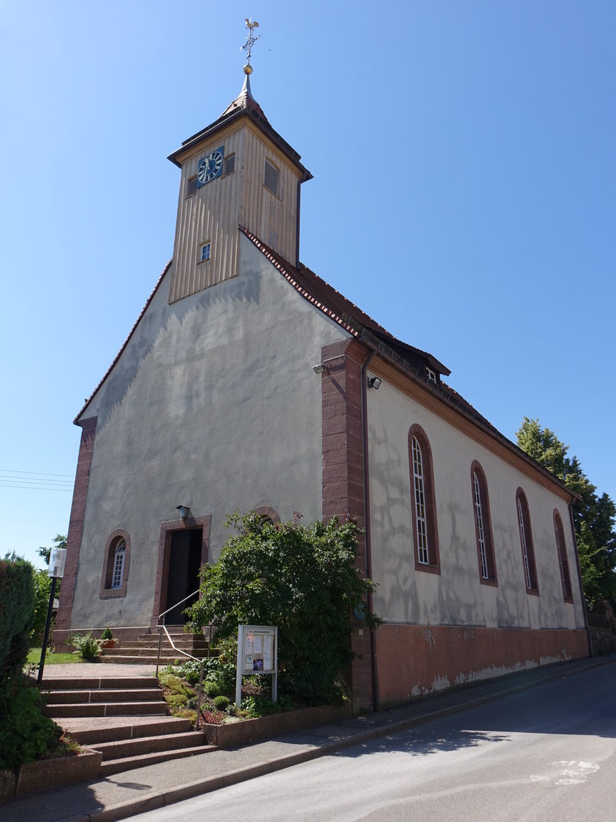 Monakam, Ev. Pfarrkirche, Saalkirche mit Satteldach, erbaut von Wilhelm Friedrich Goez (01.07.2018)