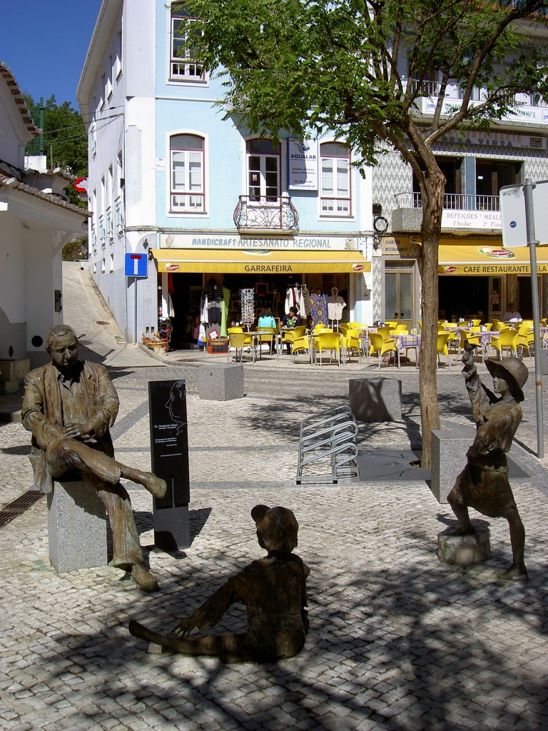 Monchique, Denkmal von Humberto Messi am Largo dos Heroes (26.05.2014)