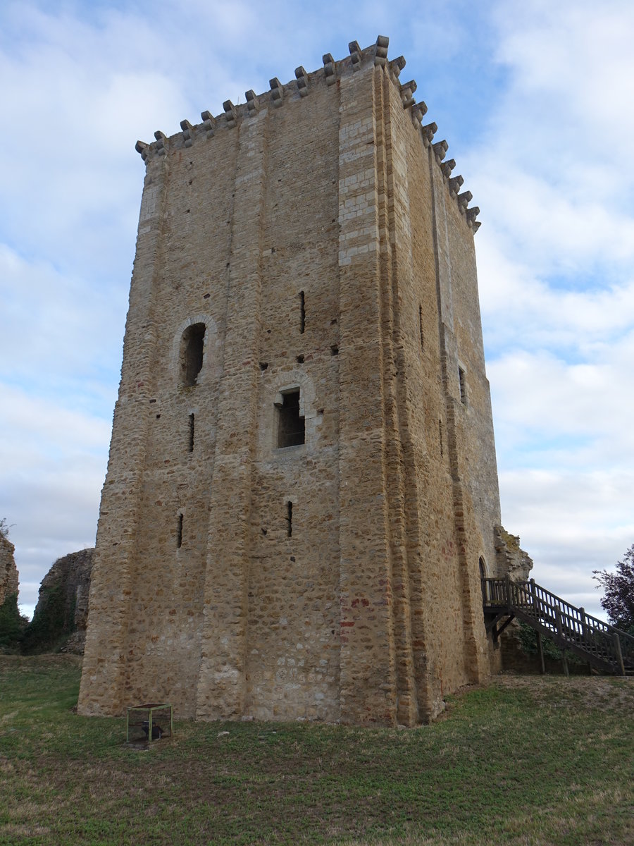 Moncontour, Donjon von Moncontour aus dem 12. Jahrhundert (12.07.2017)