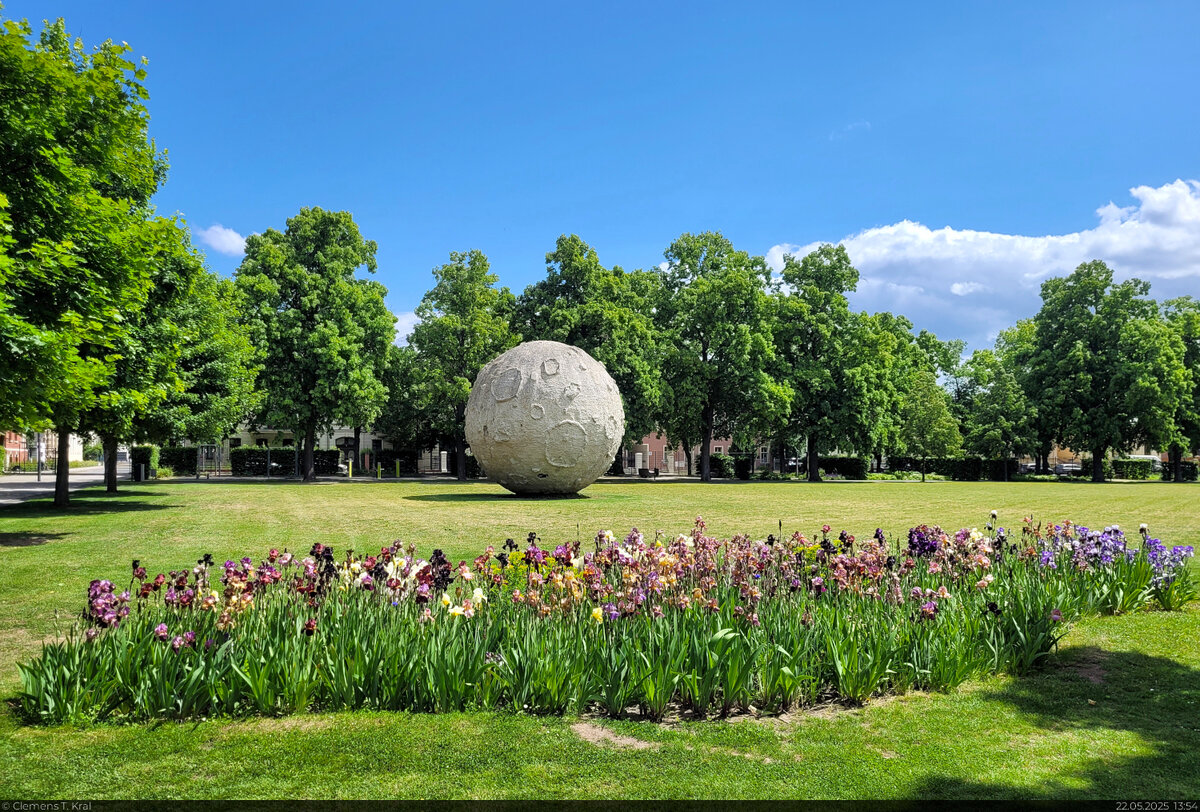 Mond im Fr�hling: In der Parkanlage  Herrenbreite  in Aschersleben steht seit der Landesgartenschau 2010 dieses Kunstwerk.

🕓 22.5.2025 | 13:54 Uhr