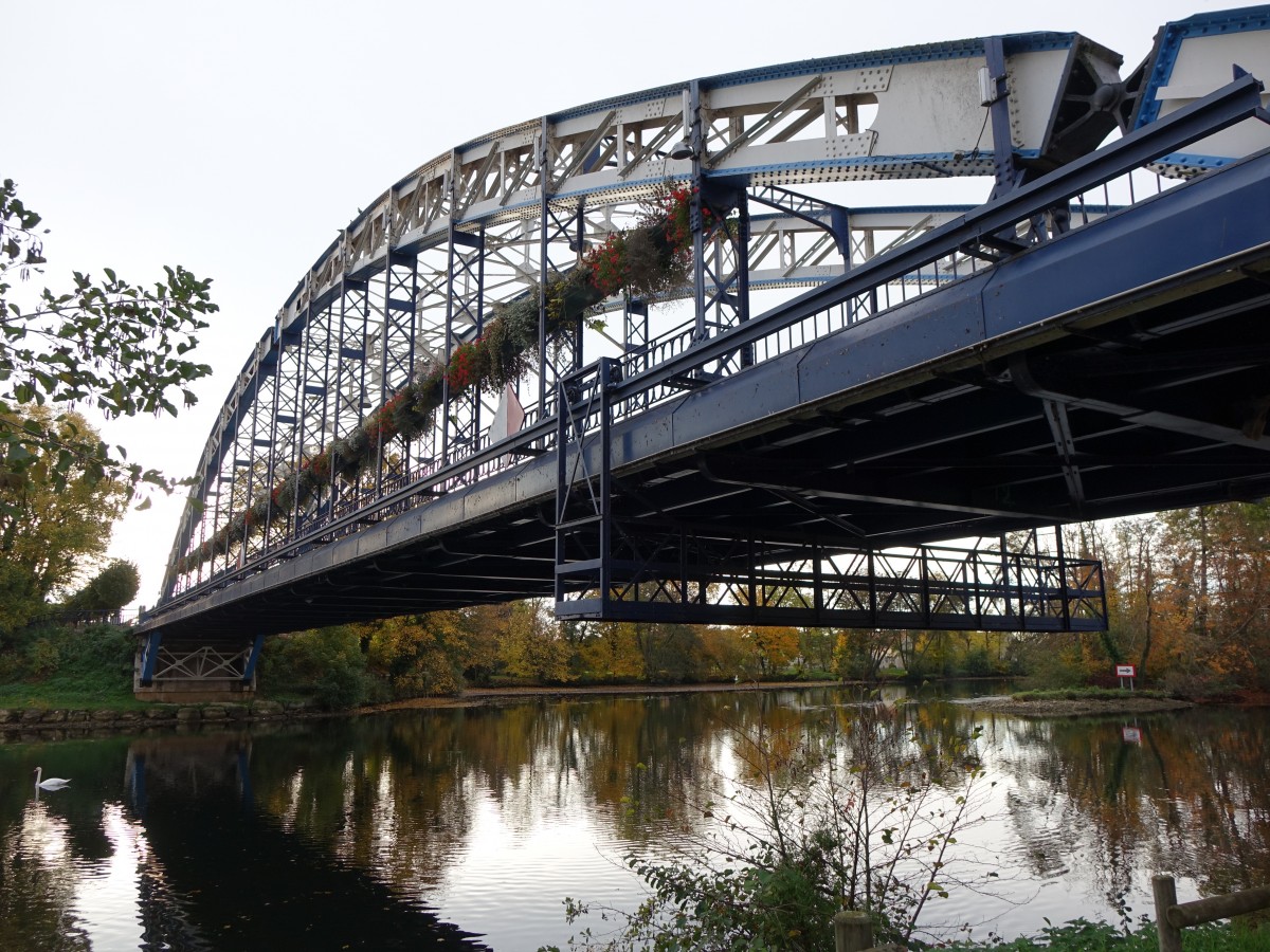 Moneteau, Brcke Gustave Eifel von 1913 ber die Yonne (28.10.2015)