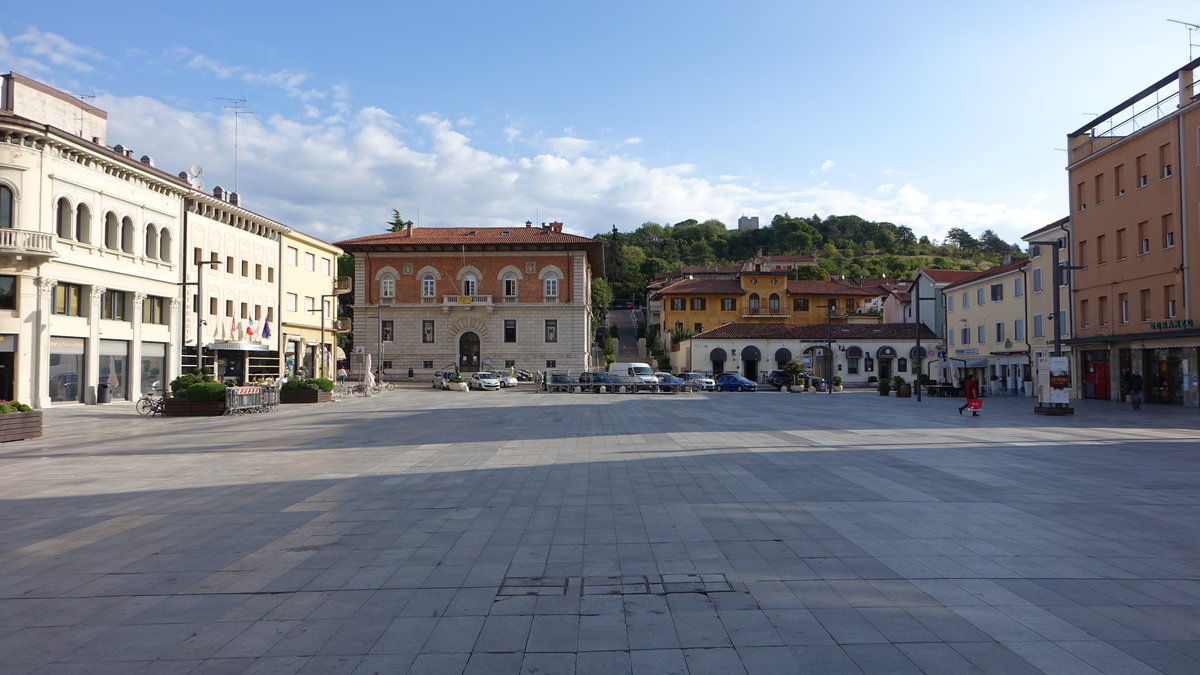 Monfalcone, Gebude an der Piazza della Repubblica (19.09.2019)