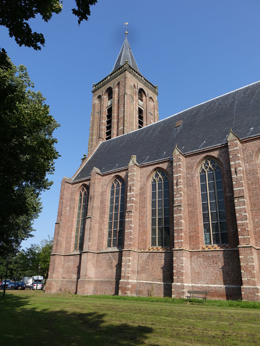 Monnickendam, Grote St. Nicolaas Kirche, erbaut im 15. Jahrhundert, Westturm von 1520 (27.08.2016) 