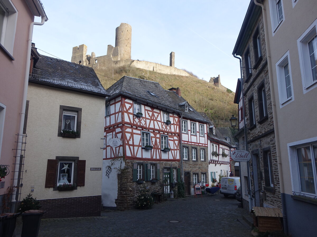 Monreal, Fachwerkh�user am Marktplatz (27.12.2025)