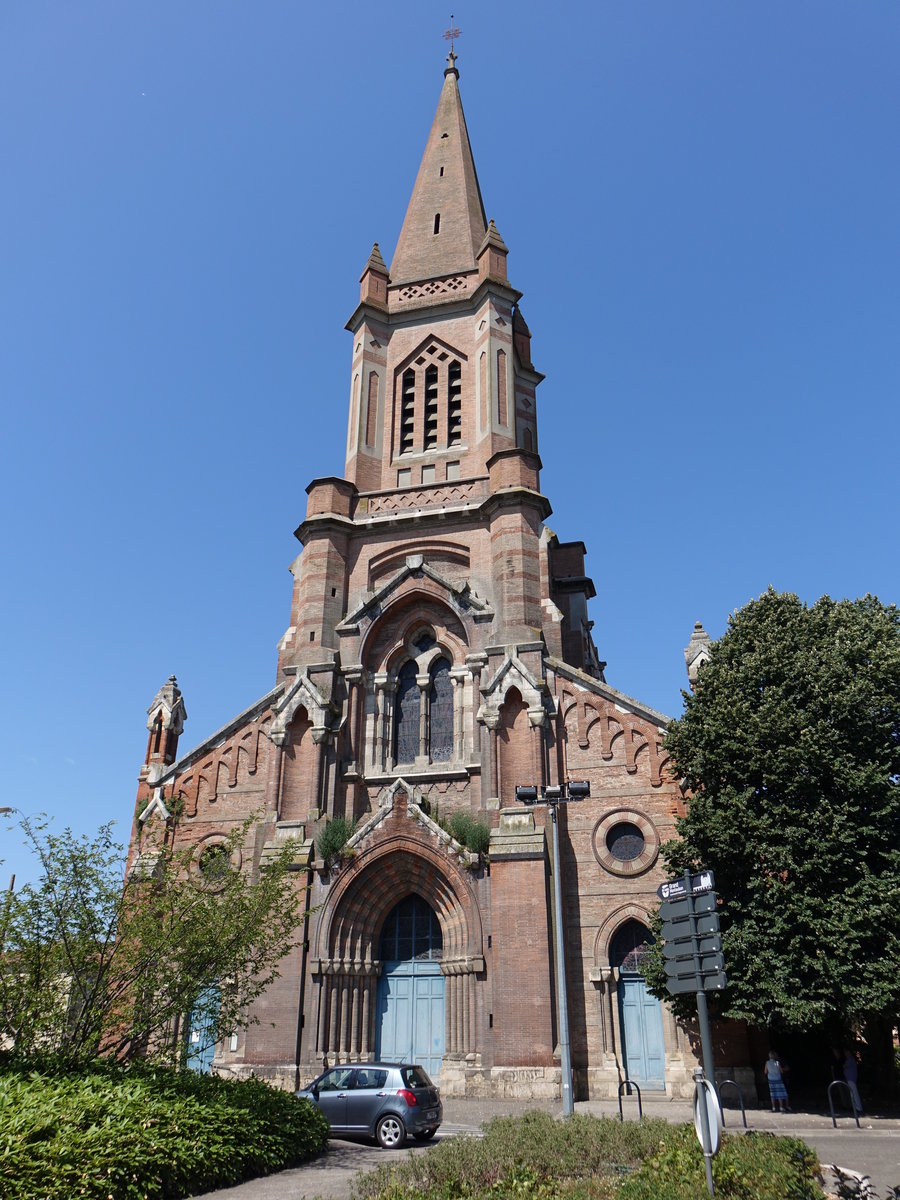 Montauban, neugotische Saint-Orens Kirche, Place St. Orens, erbaut von 1870 bis 1891, Glockenturm von 1935 (29.07.2018)