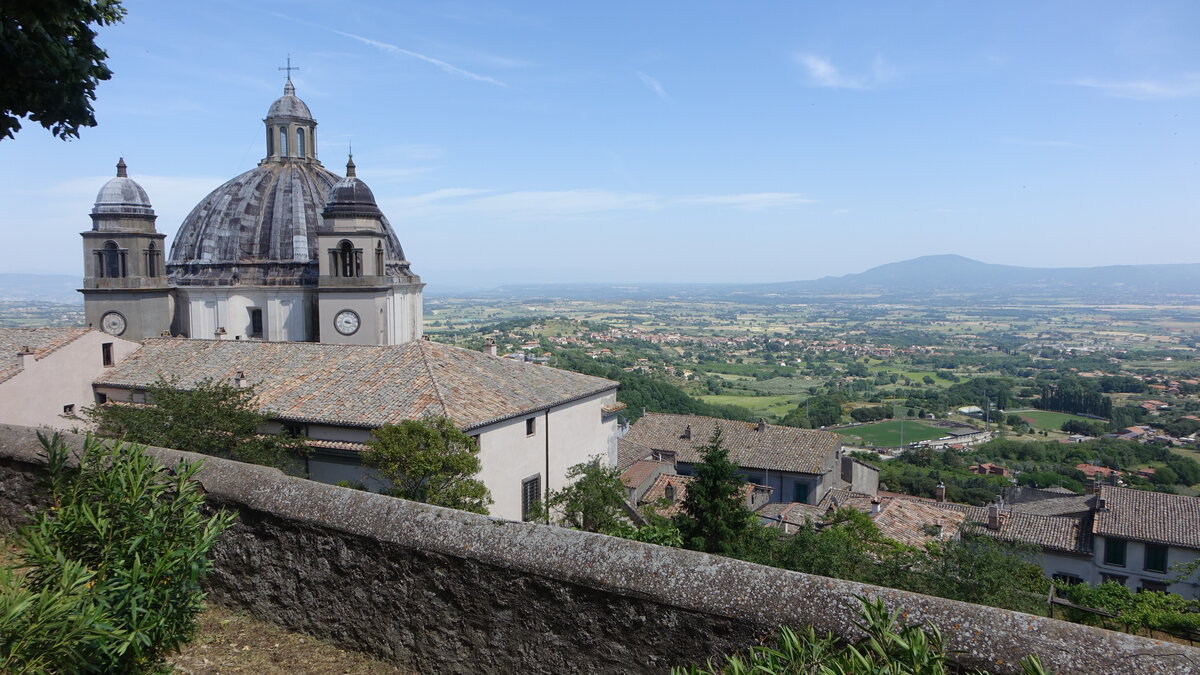 Montefiascone, Ausblick vom Burgberg auf die Kathedrale St. Margherita (24.05.2022)