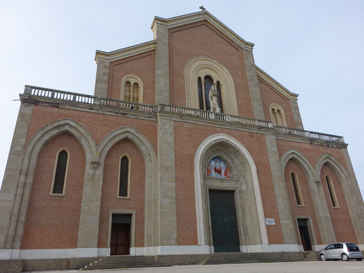 Montegrotto, Dom San Pietro, erbaut von 1944 bis 1949 durch den Architekten Armando Migliolaro (29.10.2017)