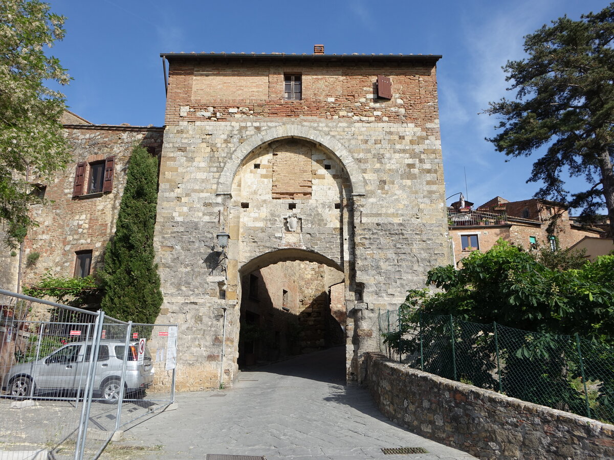 Montepulciano, Stadttor Porte delle Farine in der Via Farine (21.05.2022)