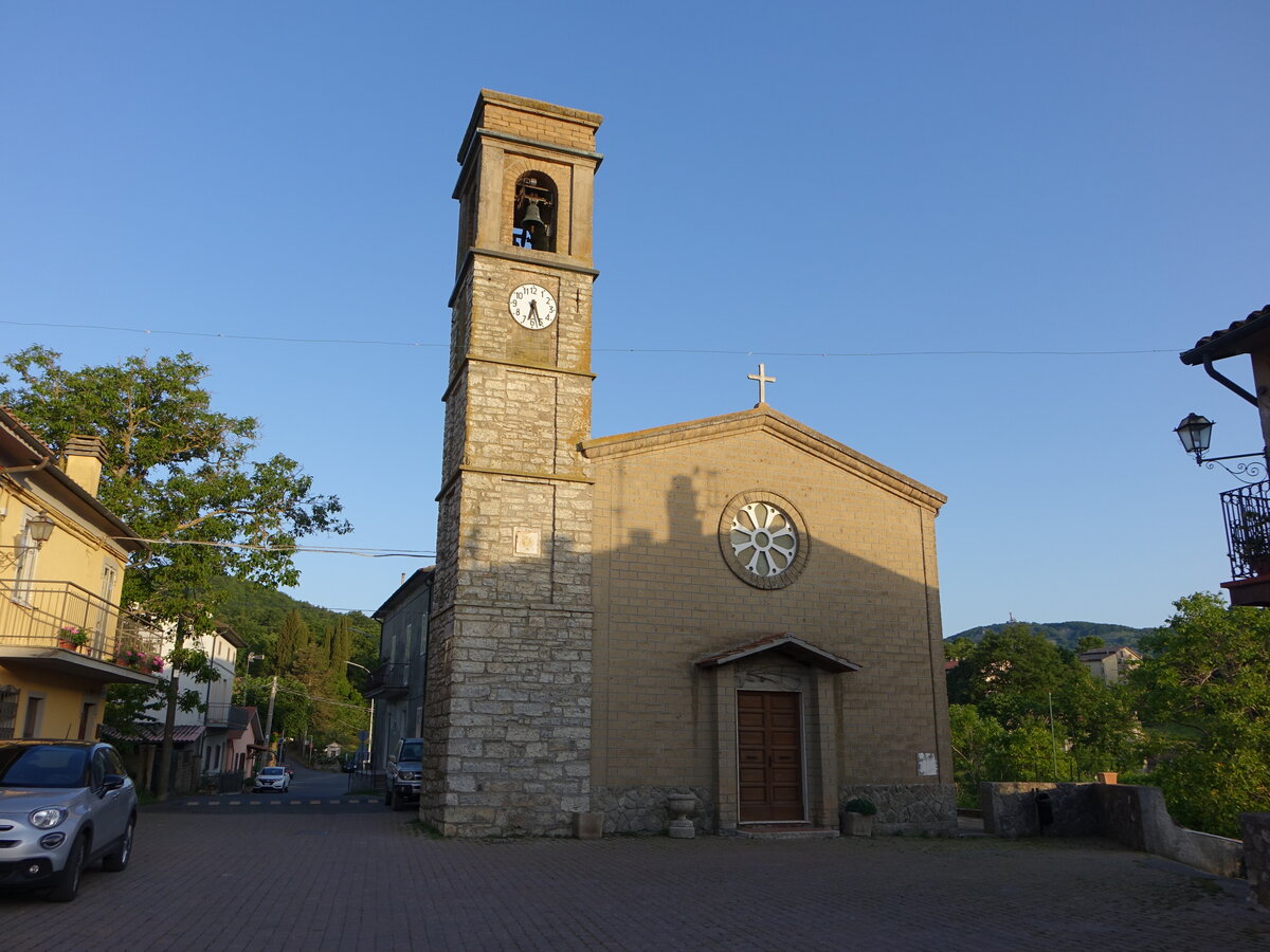 Montevitozzo, Pfarrkirche San Giacomo an der Piazza della Liberta, erbaut im 15. Jahrhundert (21.05.2022)