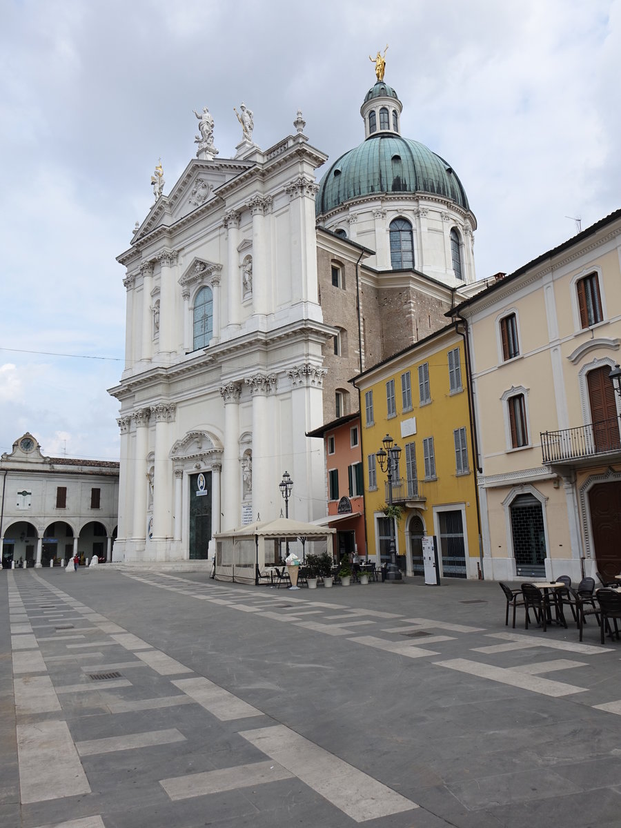 Montichiari, Kirche St. Maria Assunta am Piazza Treccani, erbaut ab 1729 von Paul Soratini Lonato (08.10.2016)