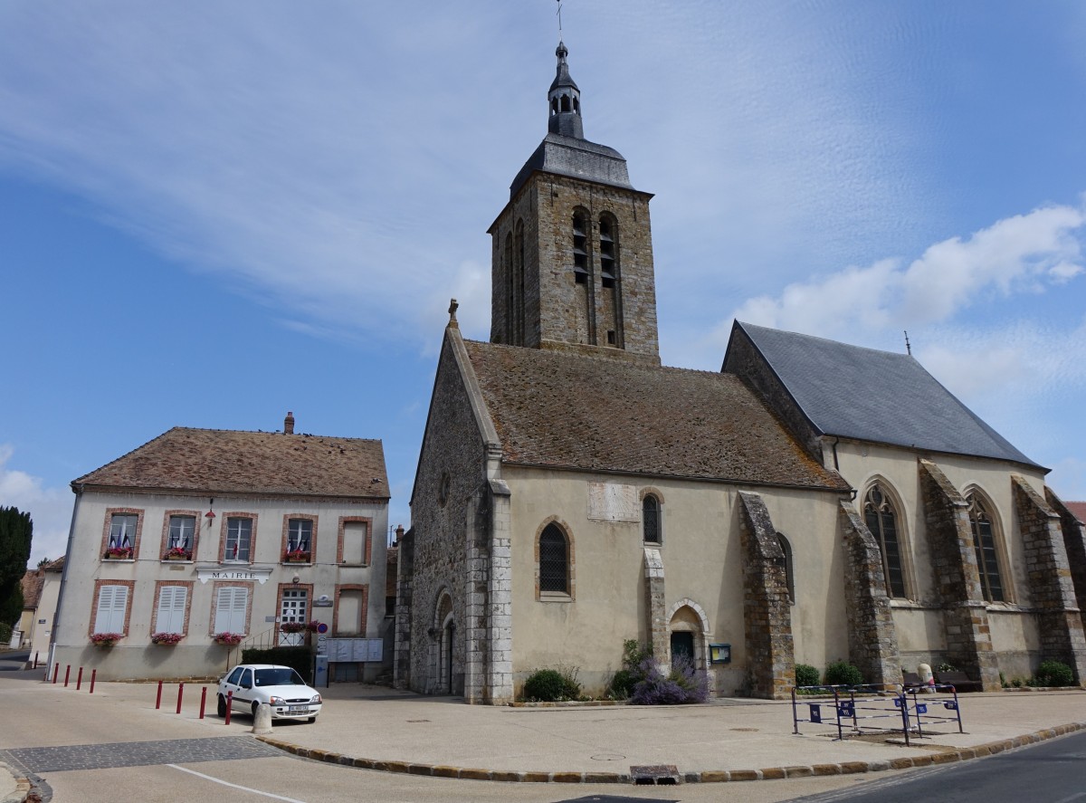 Montigny-Lencoup, St. Genevieve Kirche und Rathaus (19.07.2015)