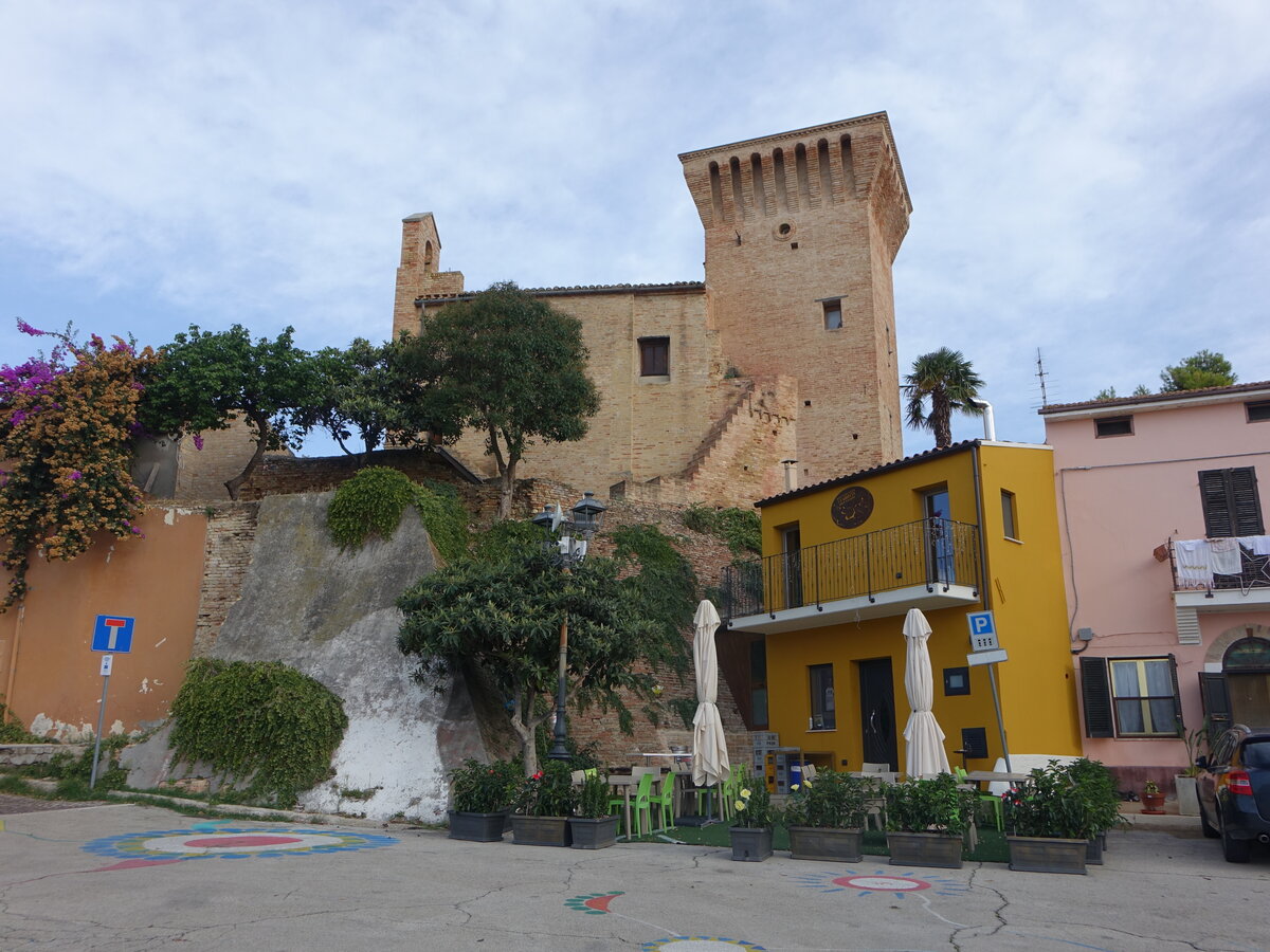Montone, Castello aus dem 15. Jahrhundert (16.09.2022)