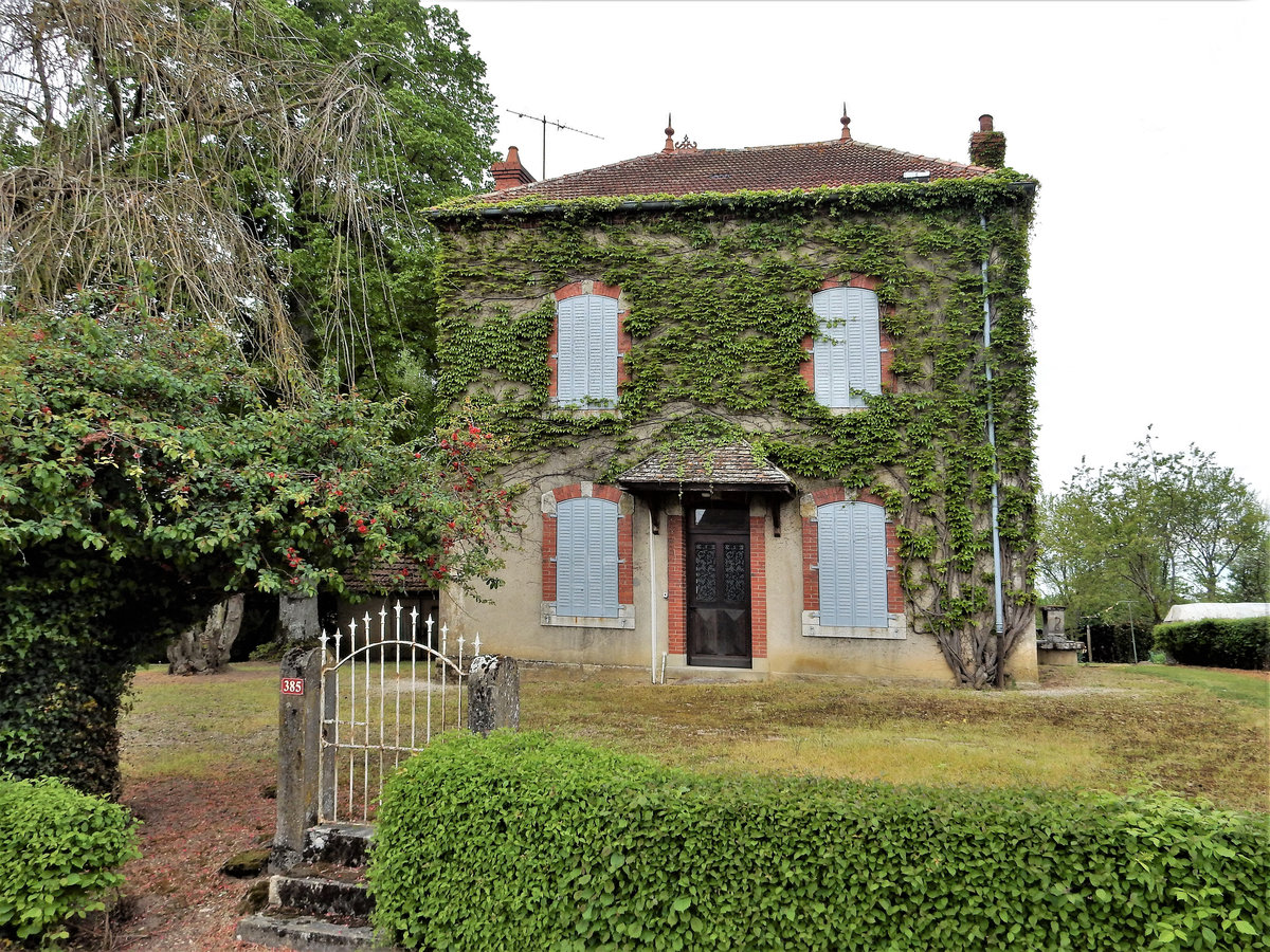 Montret, kleine verlassene Villa, Route de Chalon, La Croix 385 - 15.04.2017