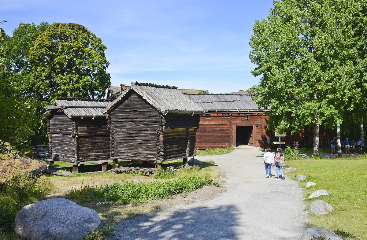 Moragrden (Bauernhof aus Mora) im Stockholmer Freilichtmuseum  Skansen. Aufnahme: 26. Juli 2017.