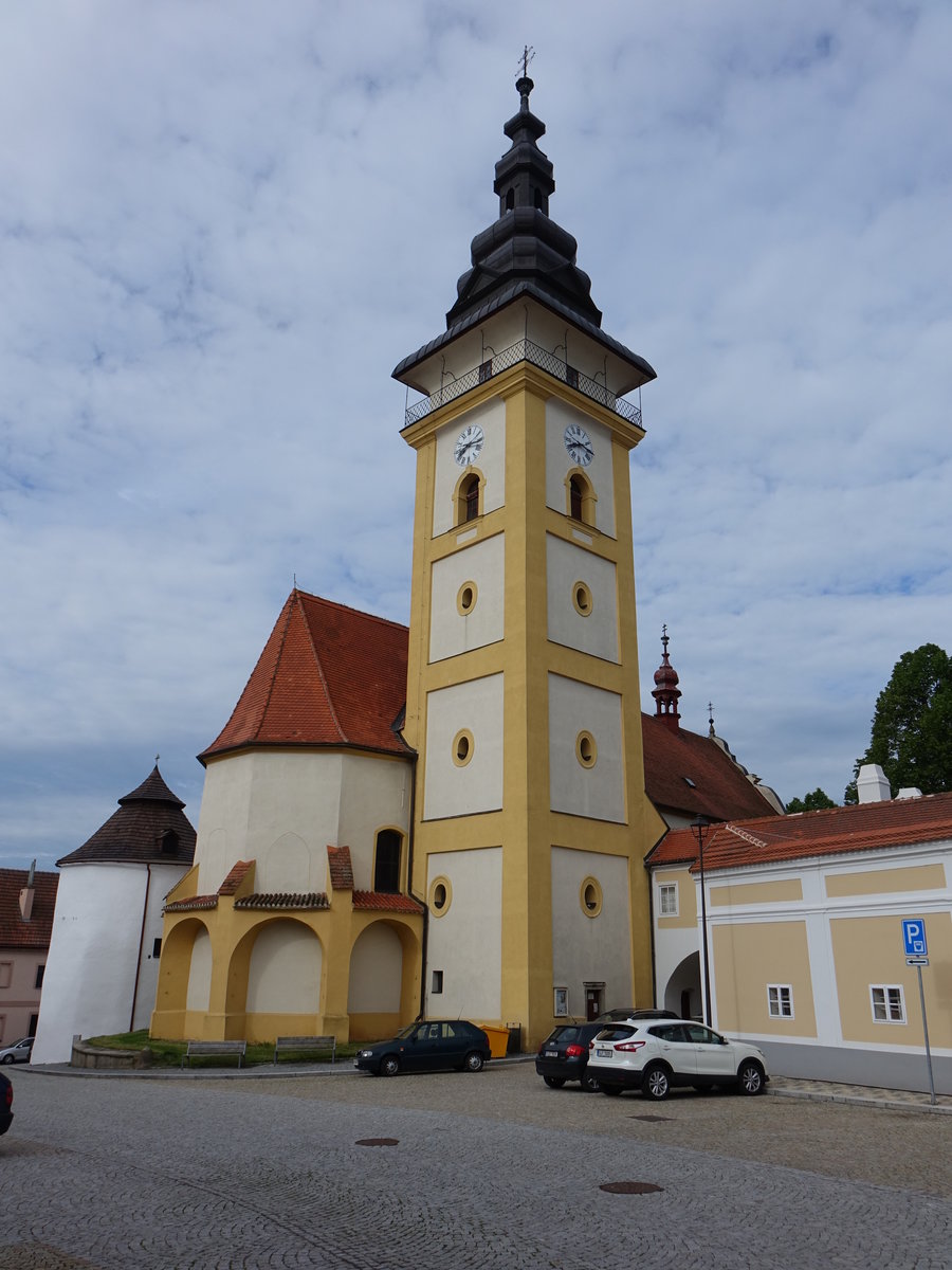 Moravske Budejovice, Pfarrkirche St. Jilji, erbaut im 13. Jahrhundert (30.05.2019)