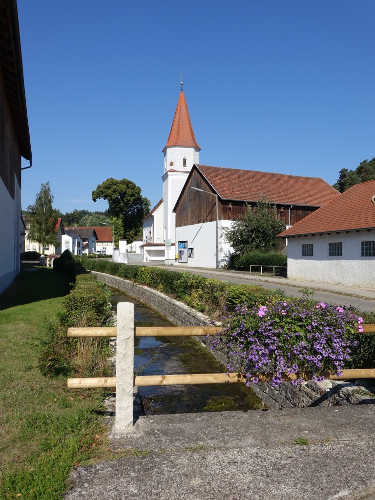 Morsbach, St. Walburga Kirche in der Schlostrae, Chorturmkirche, barocker Neubau von 1696 bis 1701, Turmobergescho 1743 (23.08.2015)