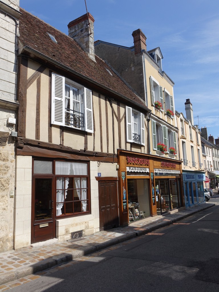 Mortagne-au-Perche, Huser in der Rue des Halles (17.07.2015)