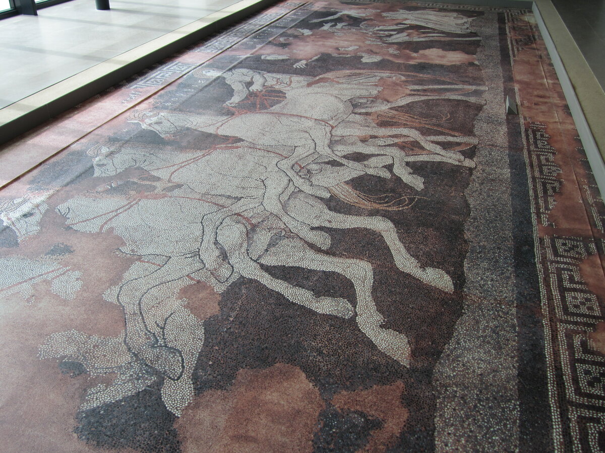 Mosaik in der Ausgrabungssttte Pella in Zentralmakedonien (03.05.2014)