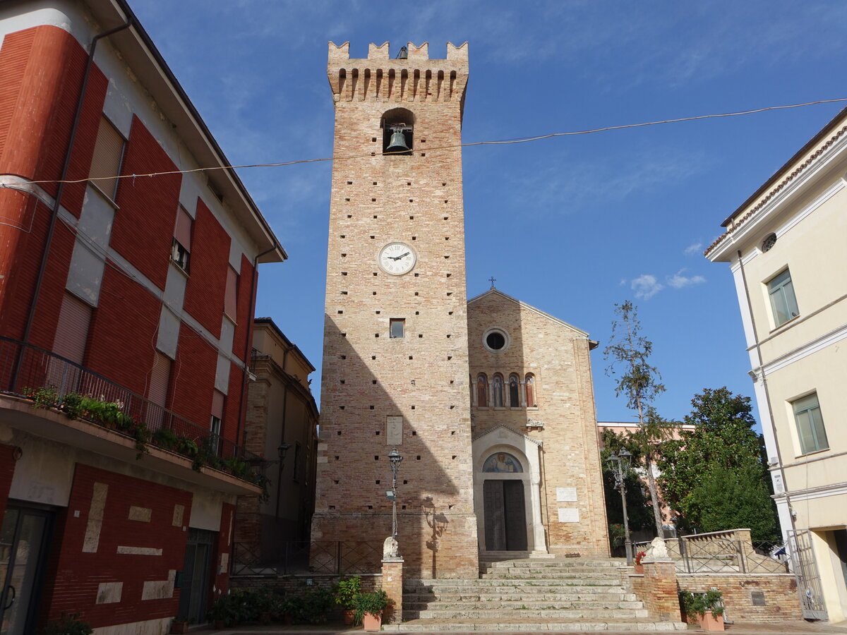 Mosciano Sant Angelo, Pfarrkirche San Michele Arcangelo (16.09.2022)