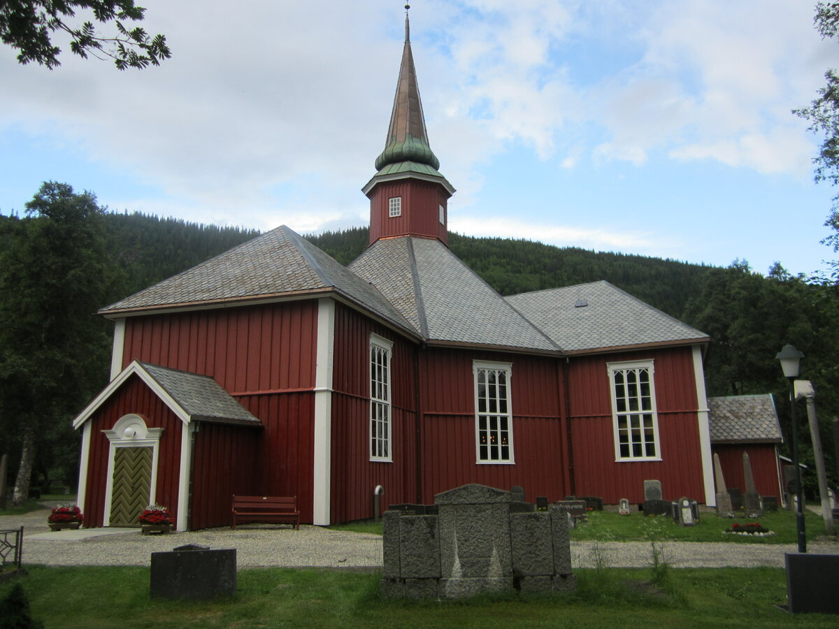 Mosjoen, evangelische Dolstad Kirche, achteckige Holzkirche aus dem Jahr 1735 (28.06.2013)