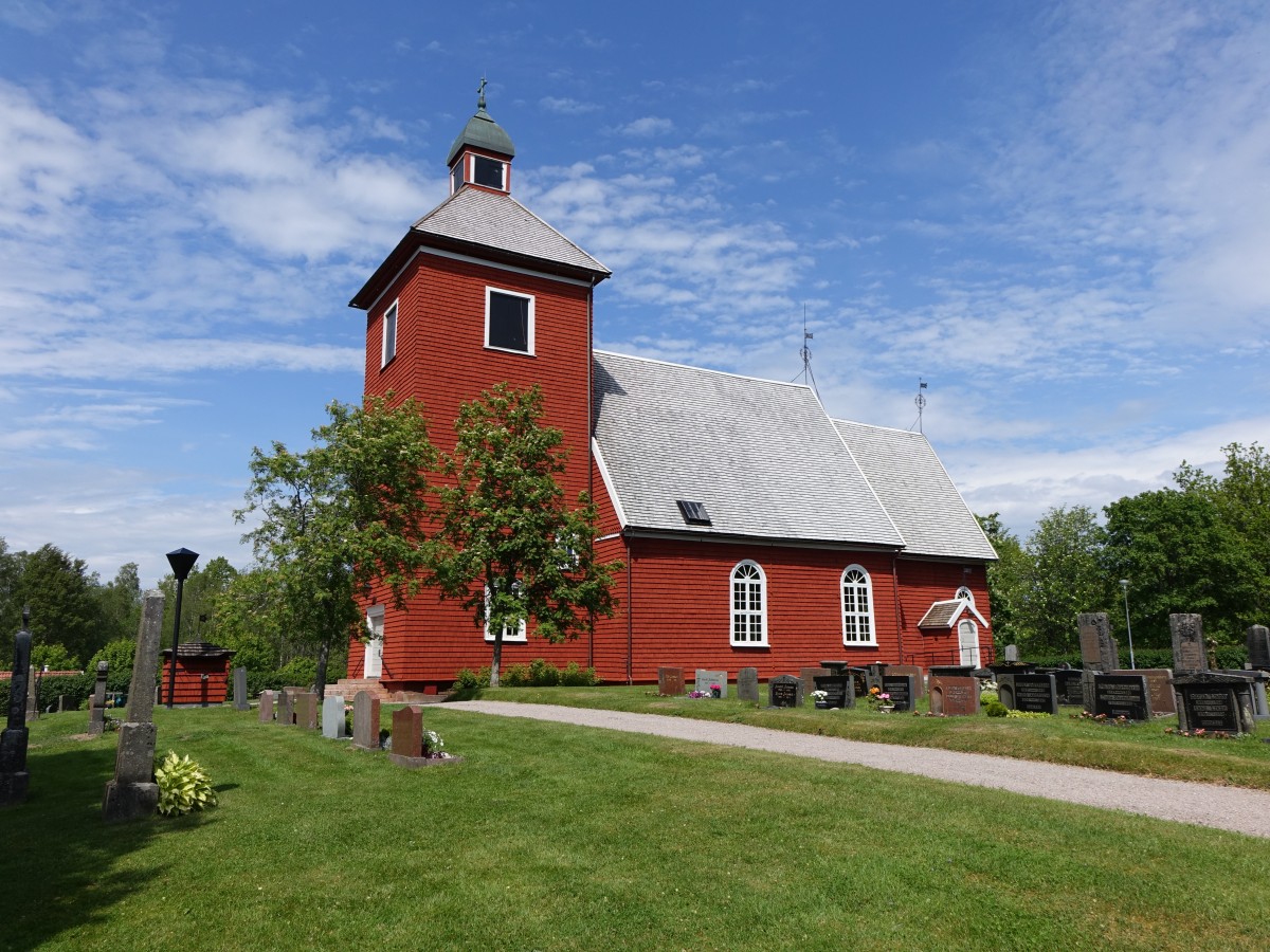 Mossebo, Schindel gedeckte Holzkirche, erbaut 1773 durch Anders Hammel, Kirchturm erbaut 1812 durch Sven Morin, Tranemo (13.06.2015)