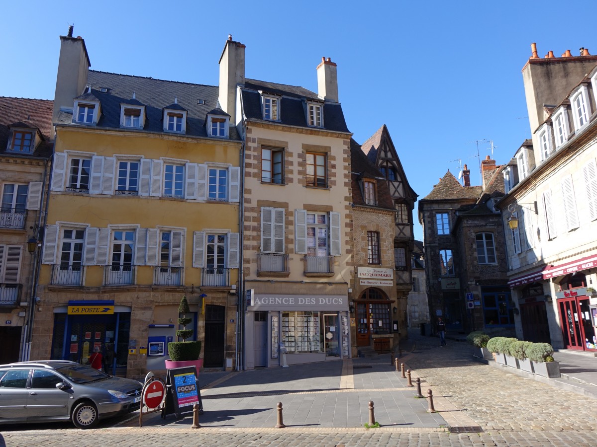 Moulins, Place Hotel-de-Ville (31.10.2015)