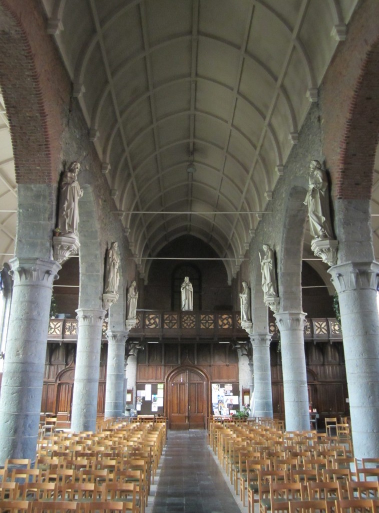 Mouscron, Innenraum der Kirche Bon Pasteur oder Goede Herderkerk (30.06.2014)