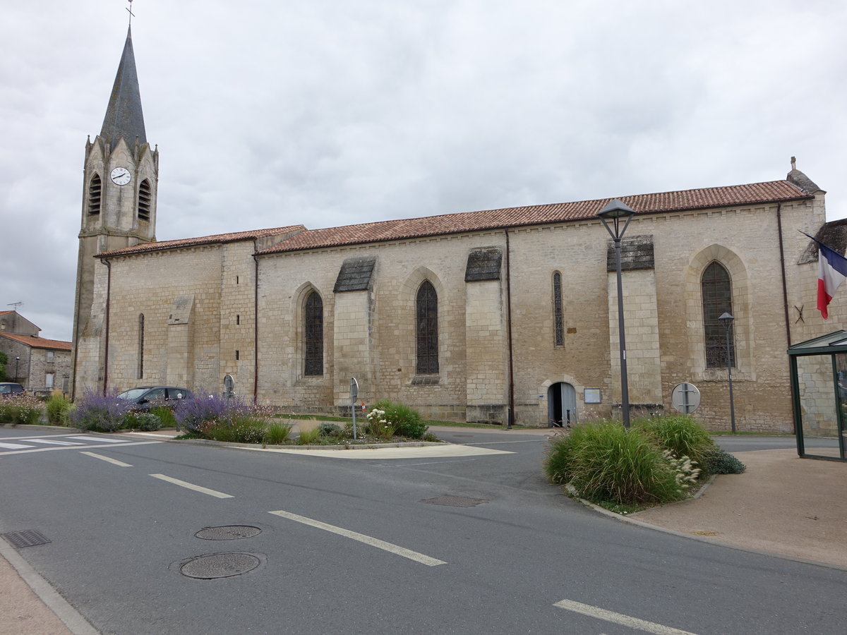 Mouzeuil-Saint-Martin, Kirche Sainte-Trinit aus dem 12. Jahrhundert (13.07.2017)