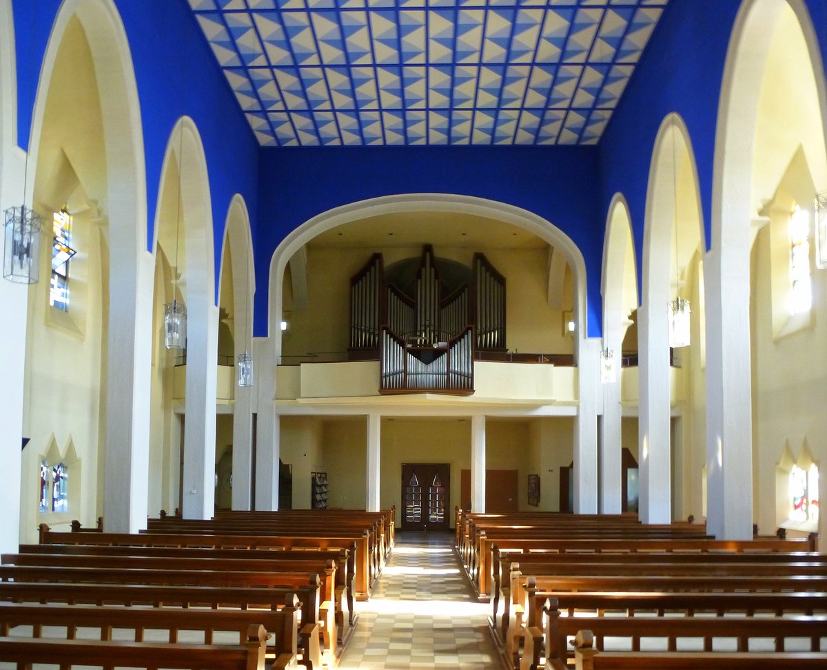 Mhlacker, Blick zur Orgelempore in der Herz-Jesu-Kirche, Aug.2017